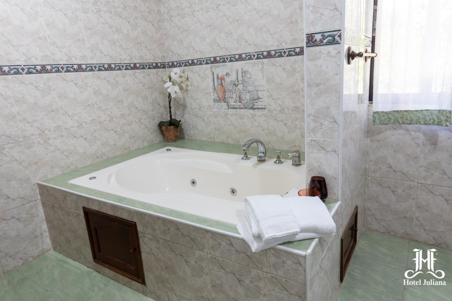 Hotel Juliana Нагуа Екстериор снимка