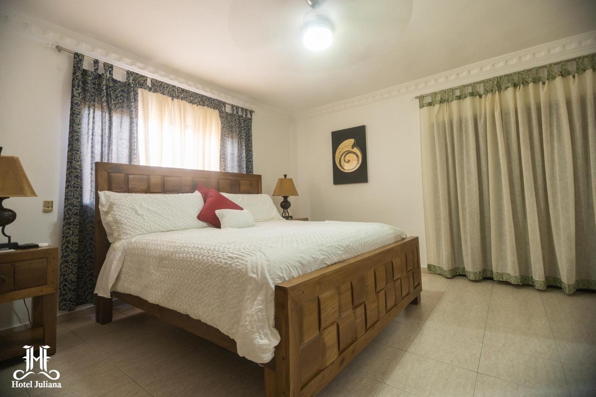 Hotel Juliana Нагуа Екстериор снимка