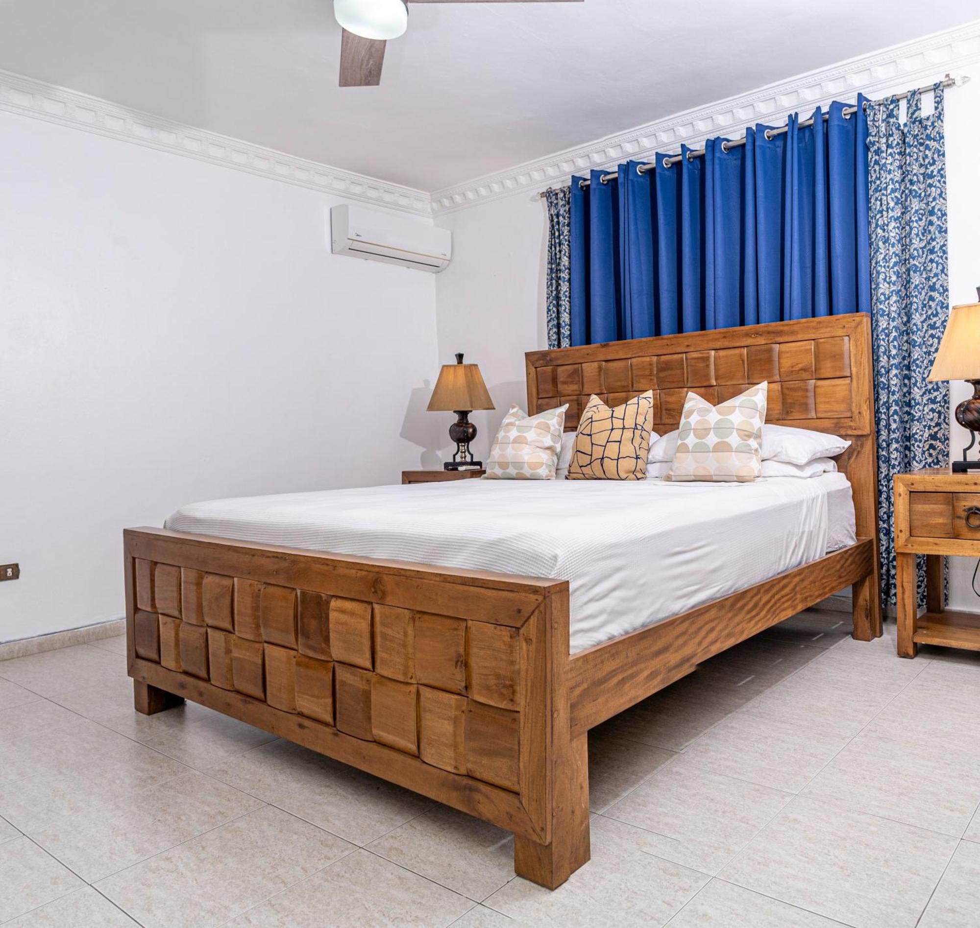 Hotel Juliana Нагуа Екстериор снимка