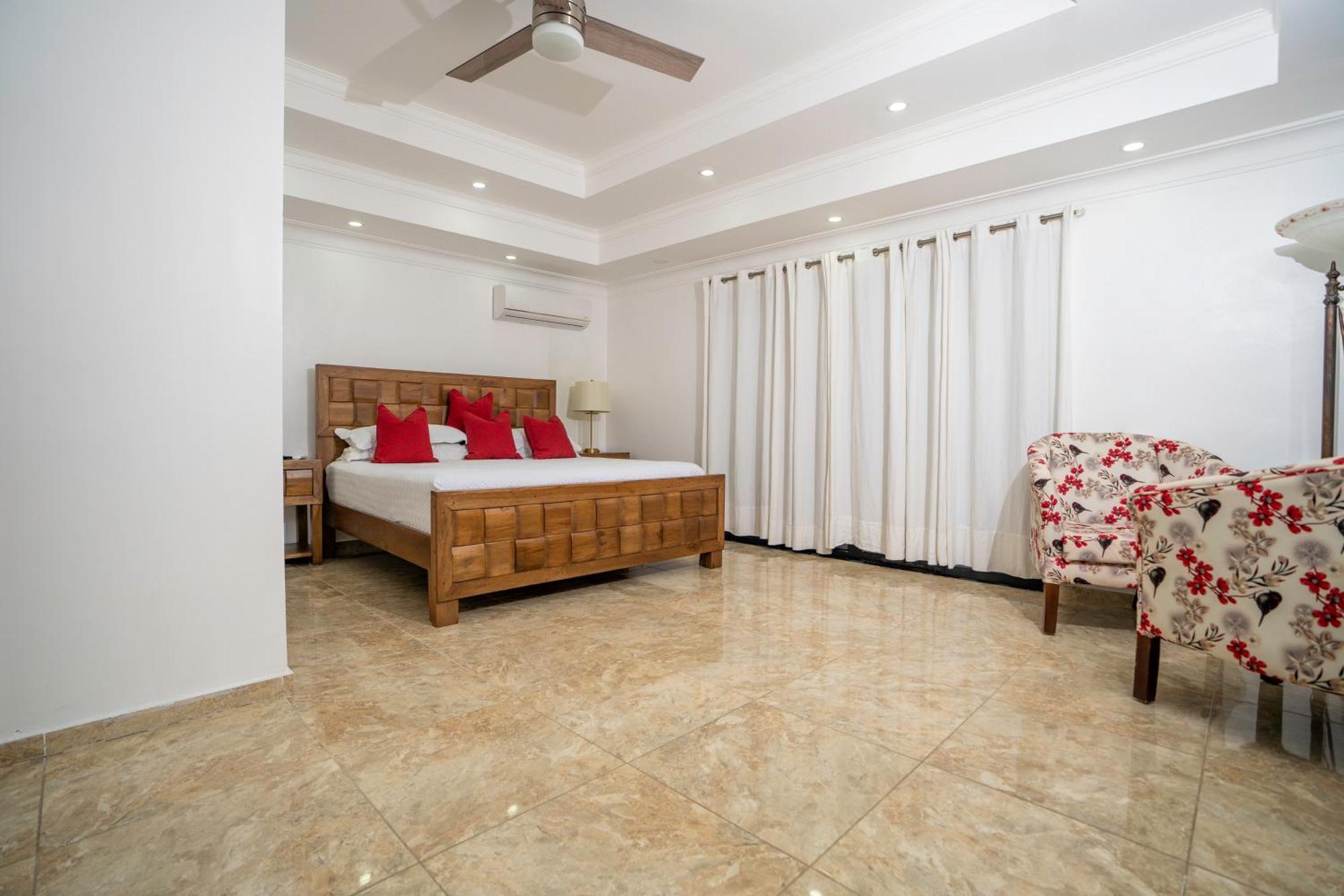 Hotel Juliana Нагуа Екстериор снимка