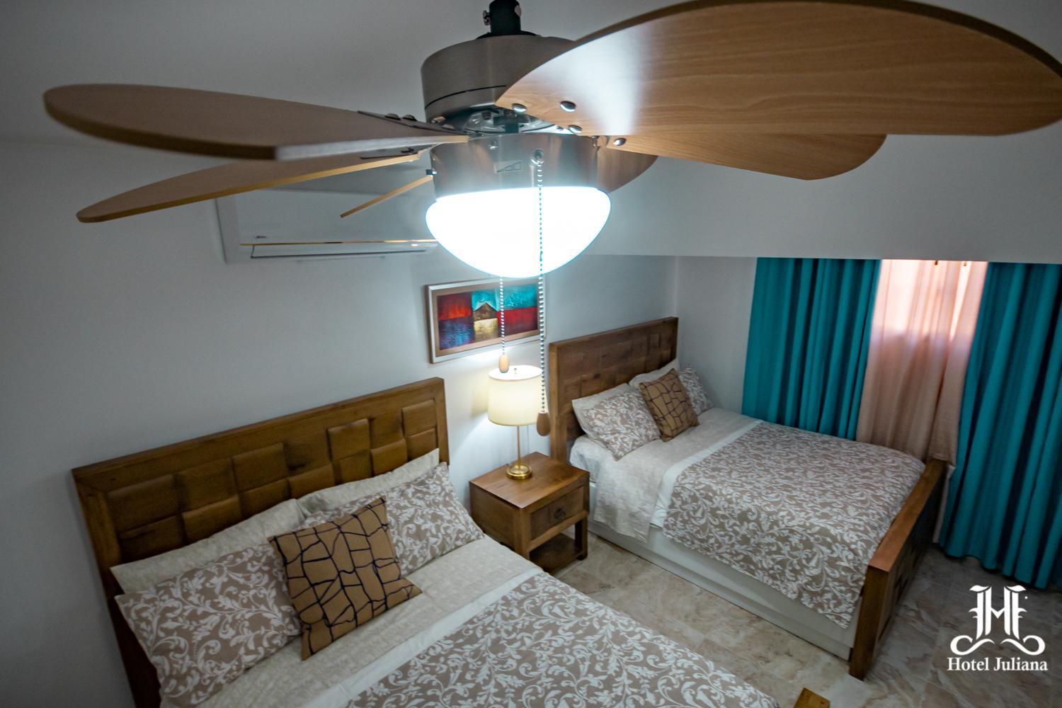 Hotel Juliana Нагуа Екстериор снимка