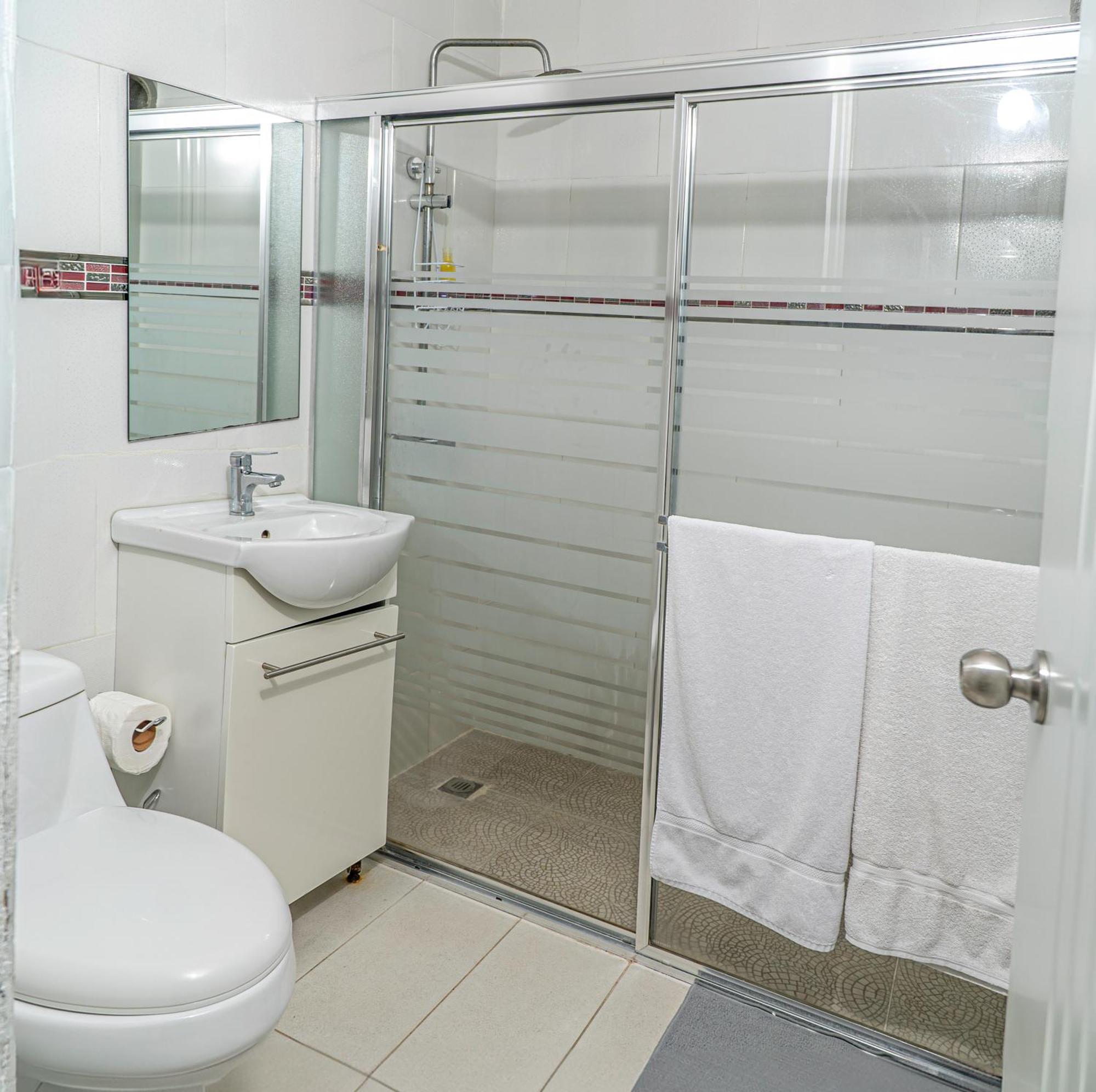 Hotel Juliana Нагуа Екстериор снимка