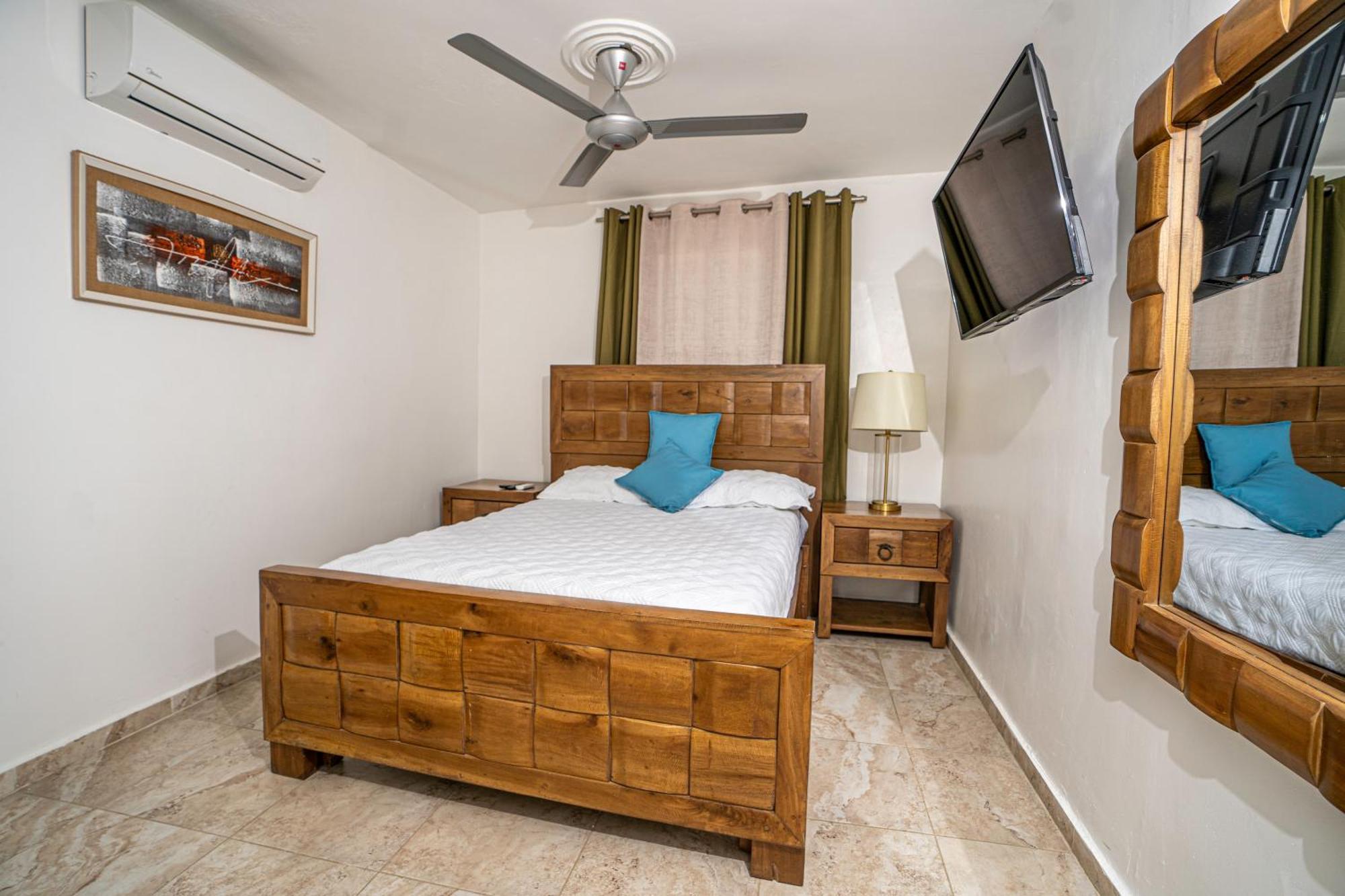 Hotel Juliana Нагуа Екстериор снимка