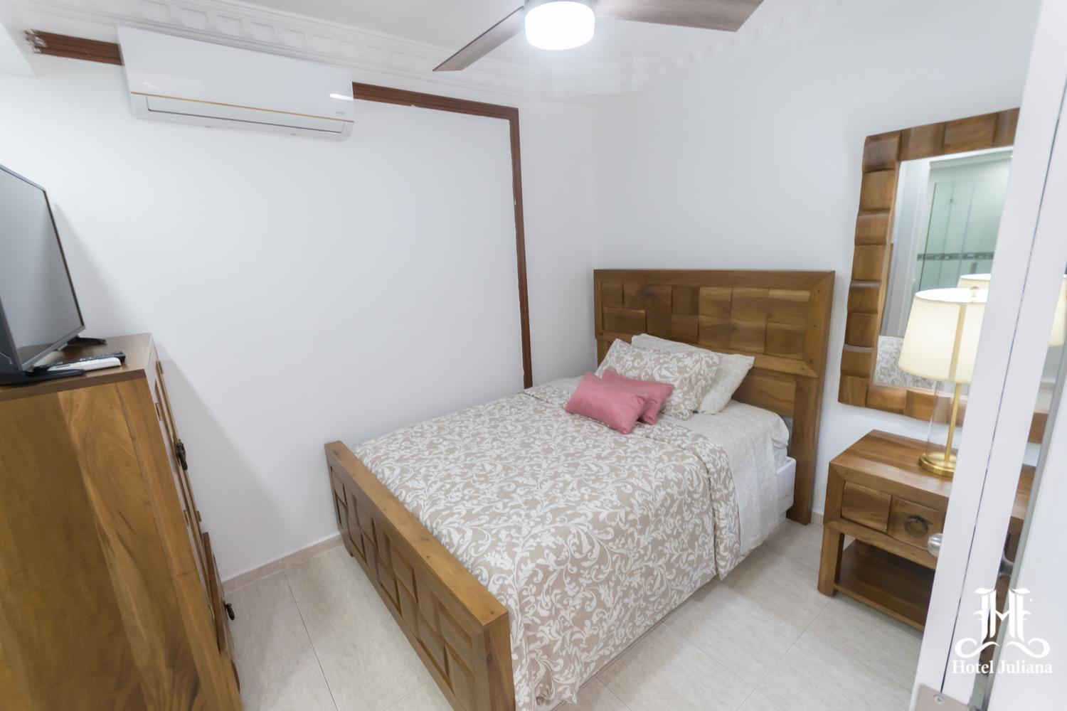 Hotel Juliana Нагуа Екстериор снимка