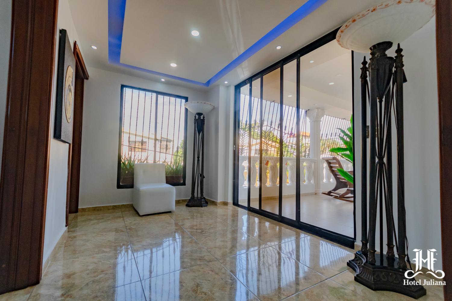 Hotel Juliana Нагуа Екстериор снимка